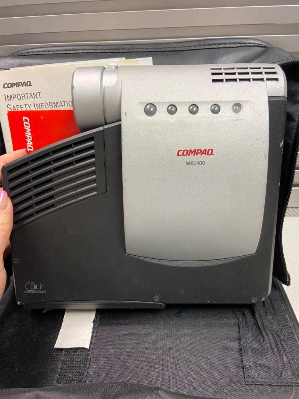 Compaq MP1400 Microportable DLP Projector — Powers On — With Case, Cables & Manu